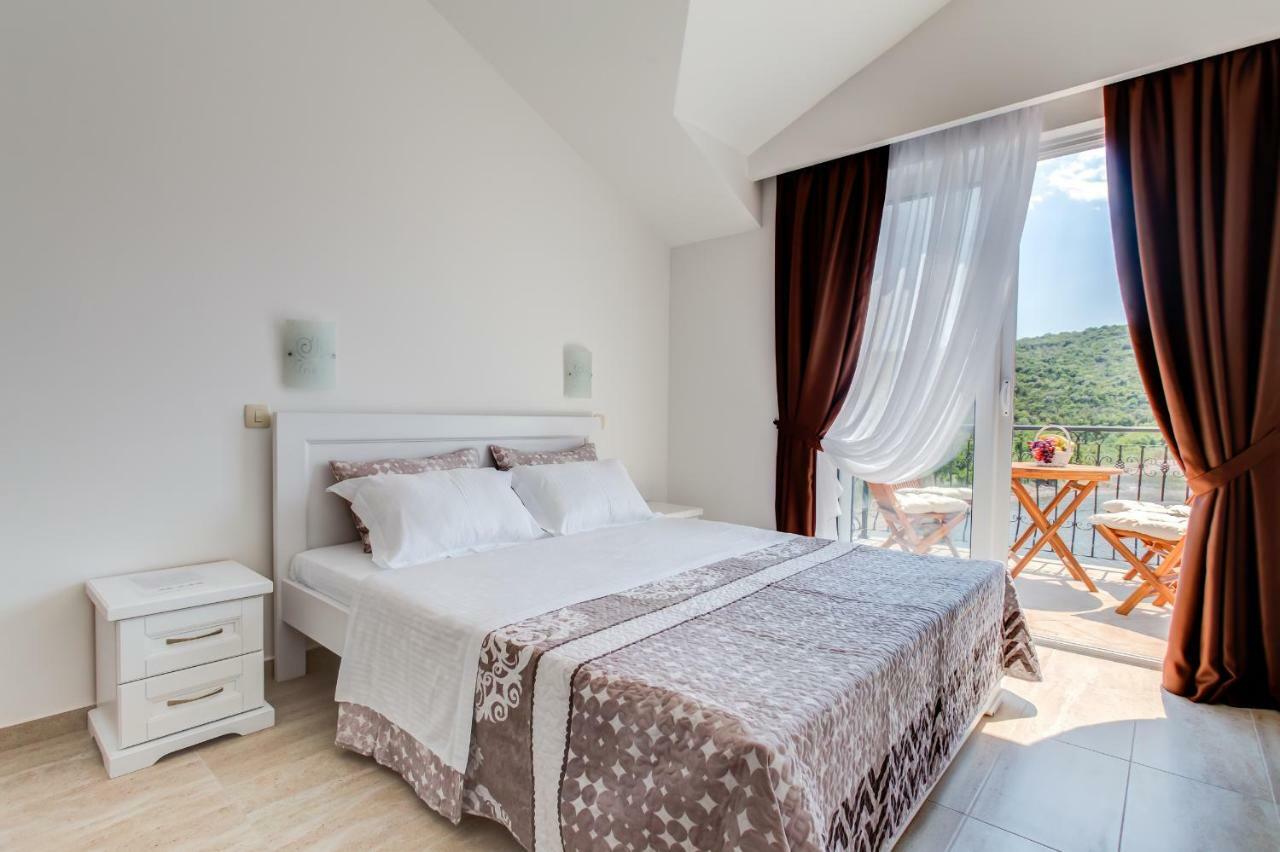 Villa San Apartments Tivat Luaran gambar